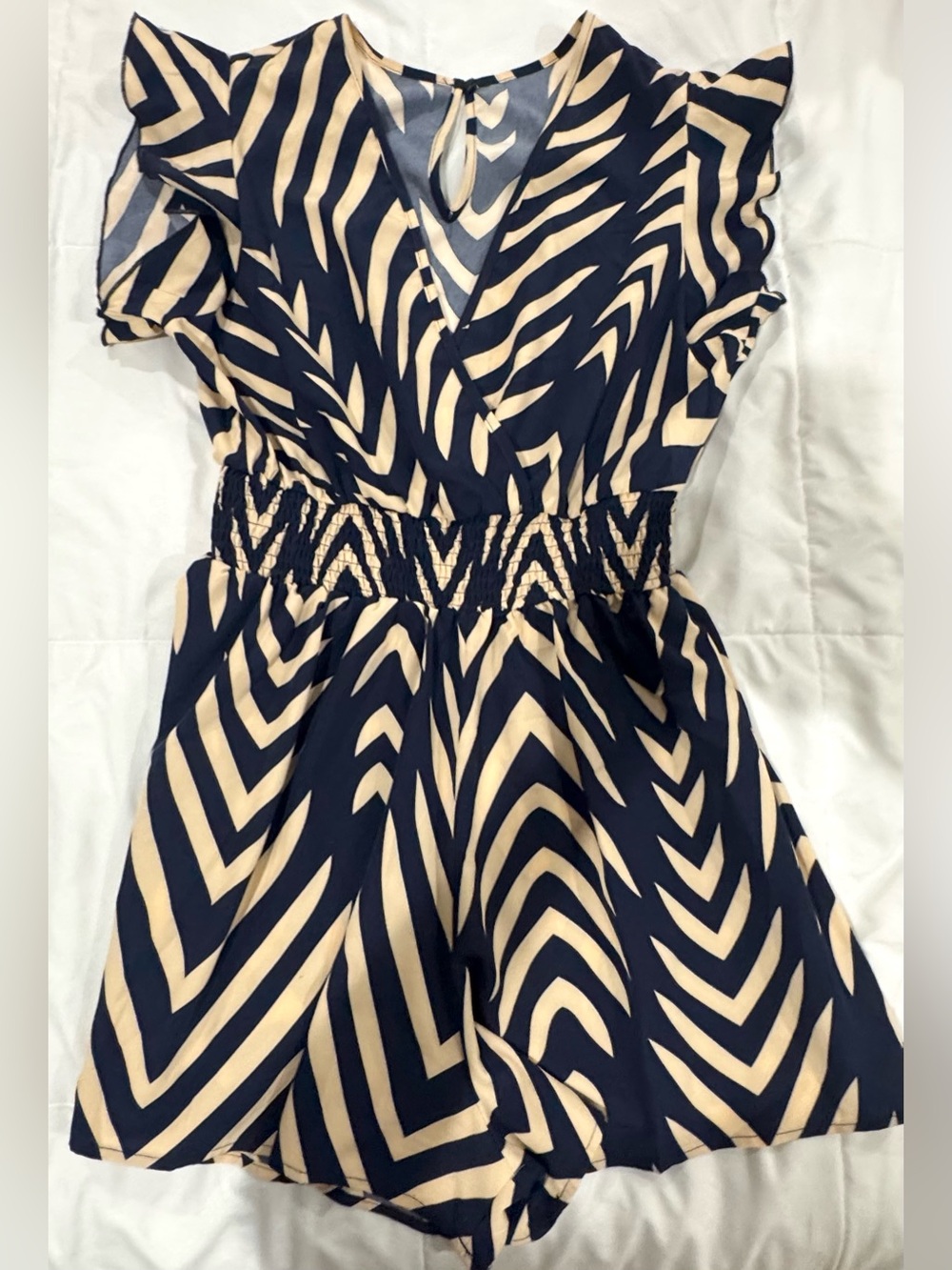 Boutique Bought Navy and Cream Patterned Romper Loose V-Neck Mid-Scrunched NWOT!